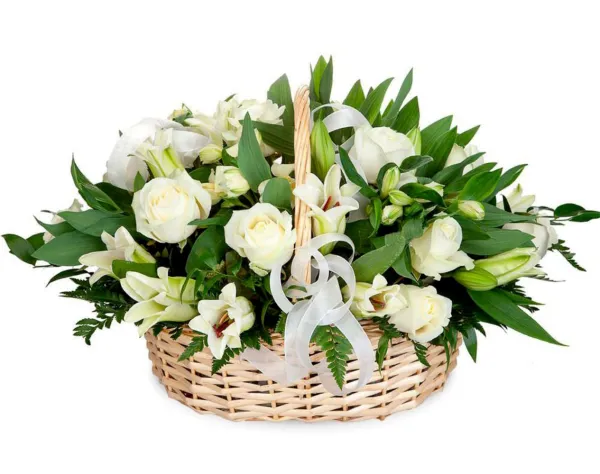 Корзина из белых роз и лилий Остров Уайт