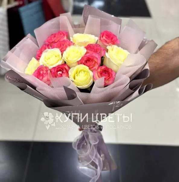 Букет из 15 бело-розовых роз Нежное счастье