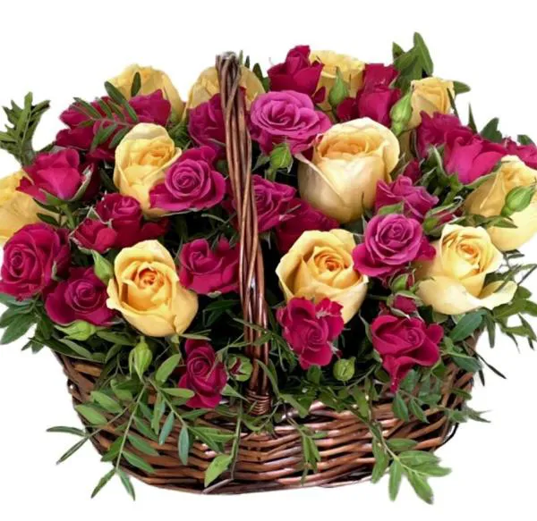 Корзина из кремовых и кустовых роз Джем