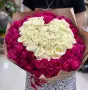 Букет из 101 белых и малиновых роз в форме сердца Заставляет сердце биться