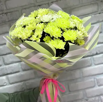 Букет жёлтых кустовых хризантем Летние грезы