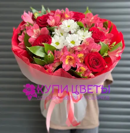 Букет из роз, альстромерий и хризантем Пламенный привет
