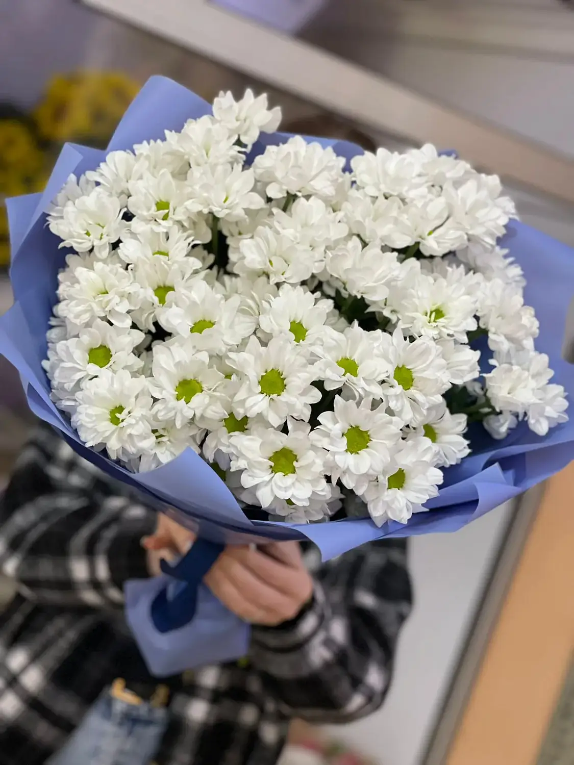 Букет белых хризантем Ромашка в небе