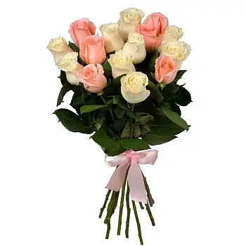 Букет из белых и розовых роз под ленту 