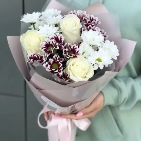 Букет из белых роз и хризантем Нежная мелодия