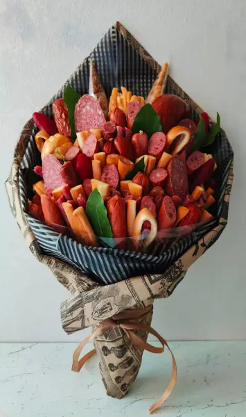 Съедобный букет из колбас и сыра №5