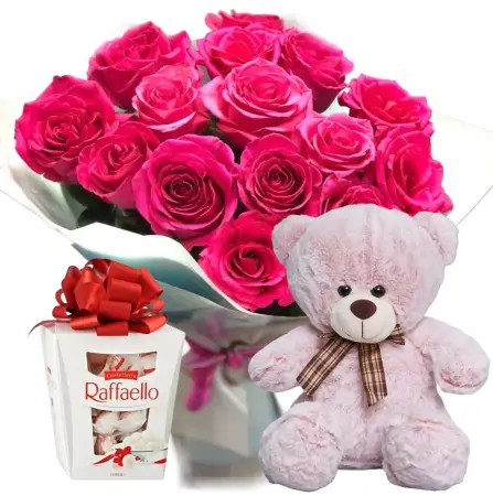 Подарочный набор из роз с рафаэлло и плюшевым мишкой