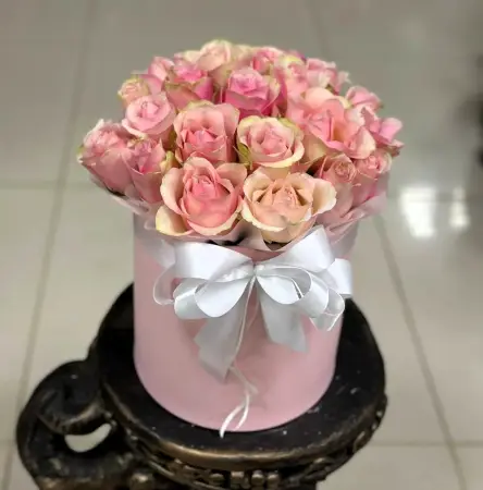 Букет из розовых роз в коробке Розовое чудо