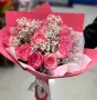 Букет из розовых роз и гипсофилы Нежный букет