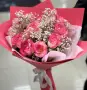 Букет из розовых роз и гипсофилы Нежный букет