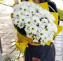 Букет из белых кустовых хризантем