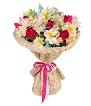 Букет из красных роз и альстромерий Манящий