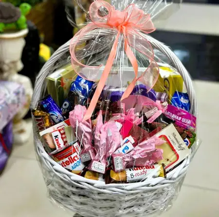 Подарочная корзина со сладостями Сладкий рай