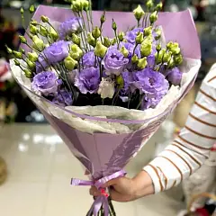 Букет из сиреневых эустом