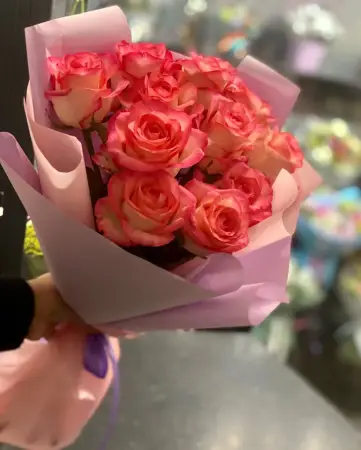 Букет из розовых роз Пламя Любви