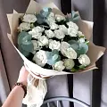 Белые кустовые розы